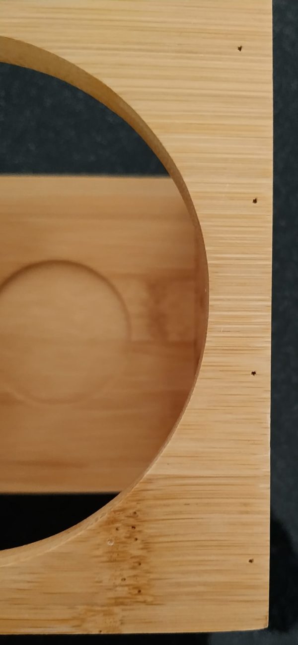 details du cadre en bois du bruleur bambou